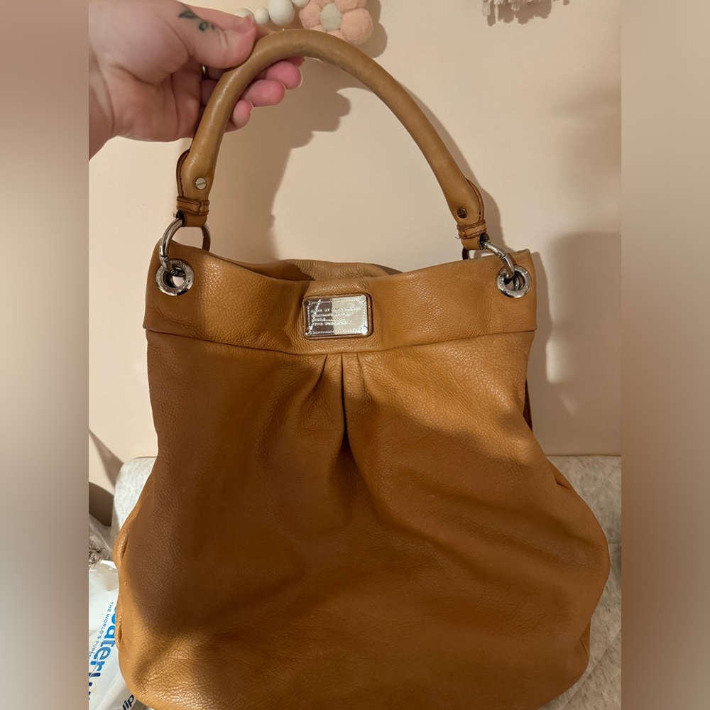 Marc Jacob’s hobo leather handbag